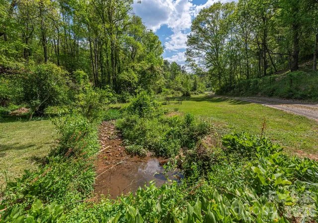 Photo 3 of Single family home for sale at 155 Old Starnes Cvs Rd, Asheville, NC 28806 | MLS# 4376505 | Listing updated on 2026-09-30