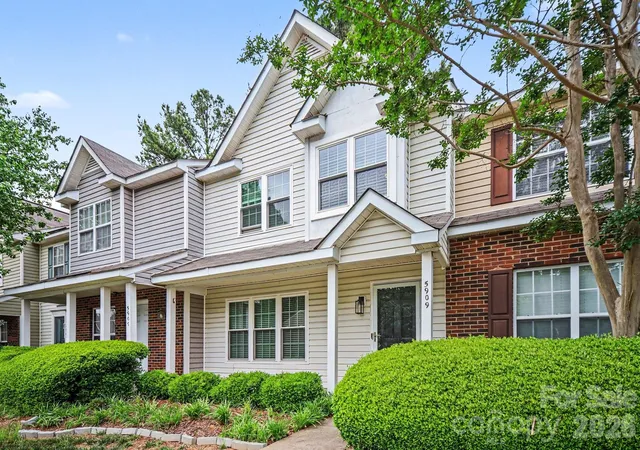 3rd image of 5909 Cougar Ln, Charlotte, NC 28269 | MLS# 4376540