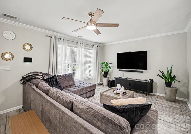 4th image of 5909 Cougar Ln, Charlotte, NC 28269 | MLS# 4376540