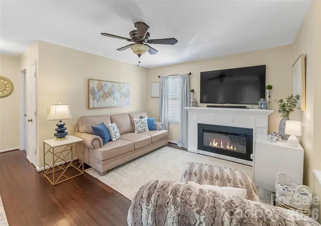 Photo 2 of Single family home for sale at 3104 Zion Church Rd, Hickory, NC 28602 | MLS# 4376634 | Listing updated on 2026-08-07