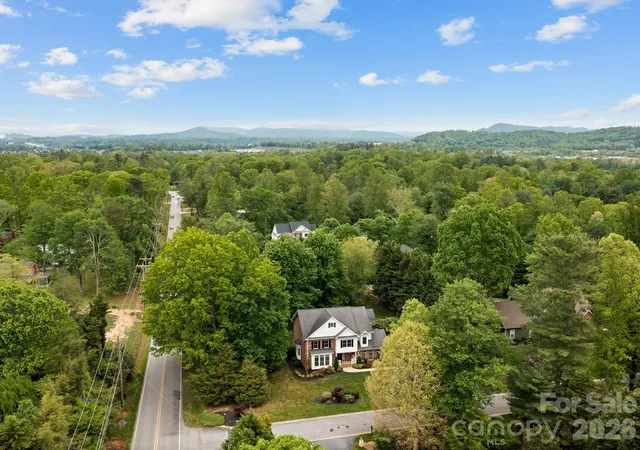 4th image of 103 Berry Hill Dr #10, Hendersonville, NC 28791 | MLS# 4376647