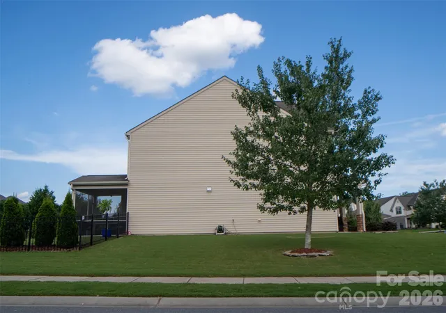 Photo 3 of Single family home for sale at 3942 Kestrel Ln, Fort Mill, SC 29707 | MLS# 4376649 | Listing updated on 2026-08-21