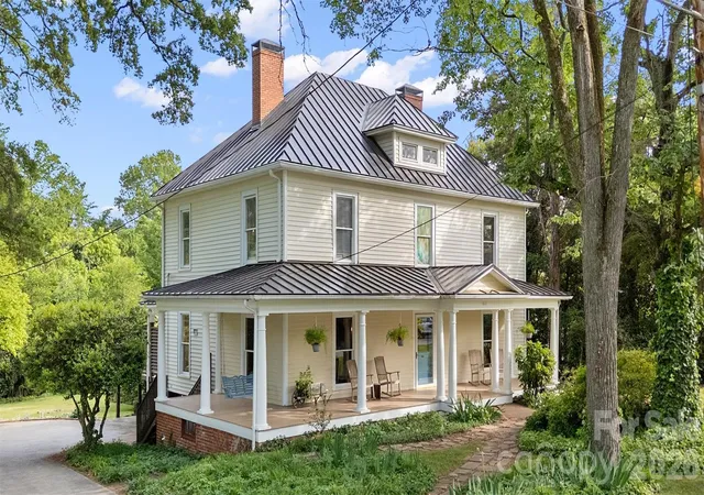 Single family home for sale at 602 N Main St, Davidson, NC 28036 | MLS# 4376651