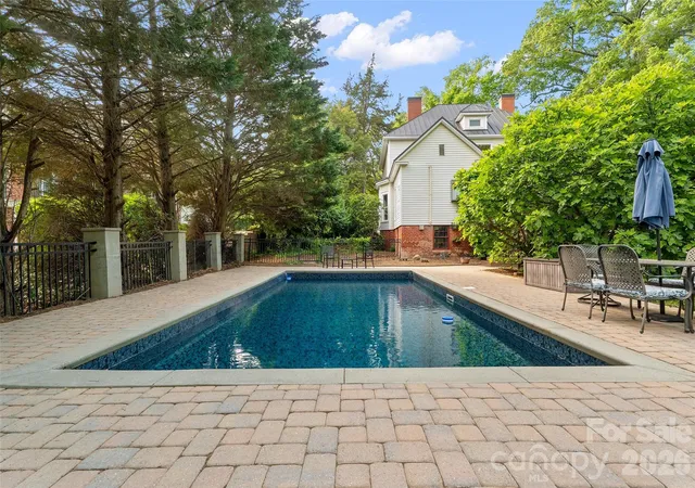 Photo 2 of Single family home for sale at 602 N Main St, Davidson, NC 28036 | MLS# 4376651 | Listing updated on 2026-09-22