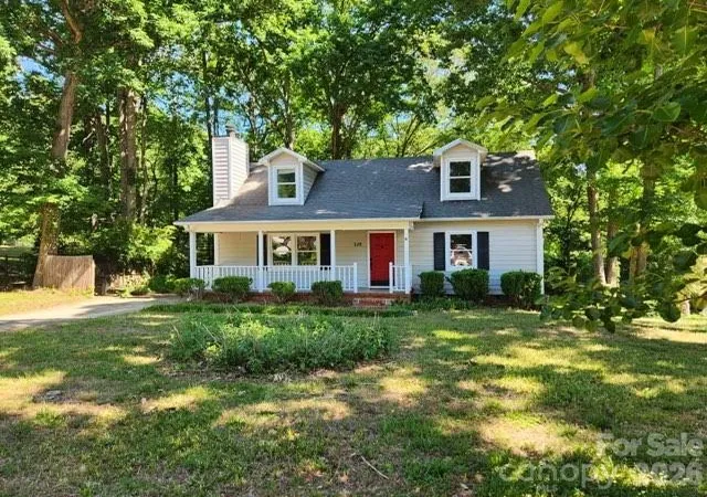 Photo 3 of Single family home for sale at 328 Swampfox Dr, Fort Mill, SC 29715 | MLS# 4376655 | Listing updated on 2026-09-13