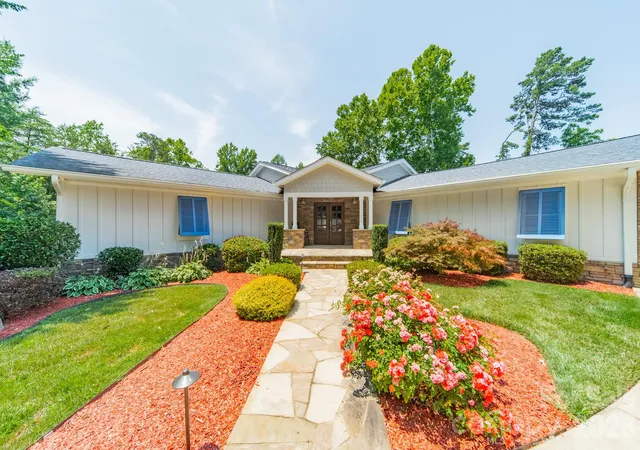 Photo 1 of Single family home for sale at 19533 Bustle Rd, Cornelius, NC 28031 | MLS# 4376698 | Listing updated on 2026-08-24