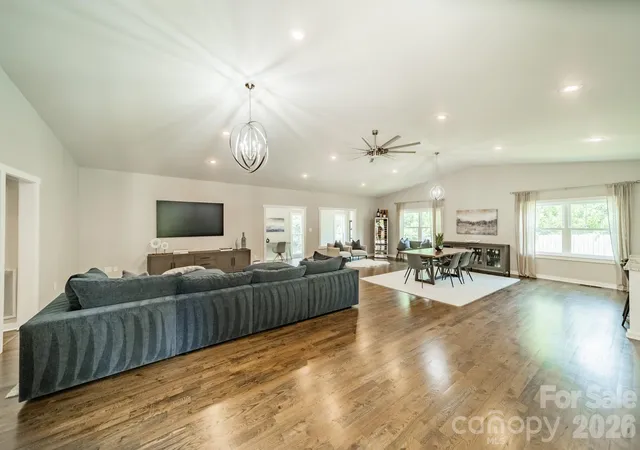 Photo 4 of Single family home for sale at 19533 Bustle Rd, Cornelius, NC 28031 | MLS# 4376698 | Listing updated on 2026-08-24