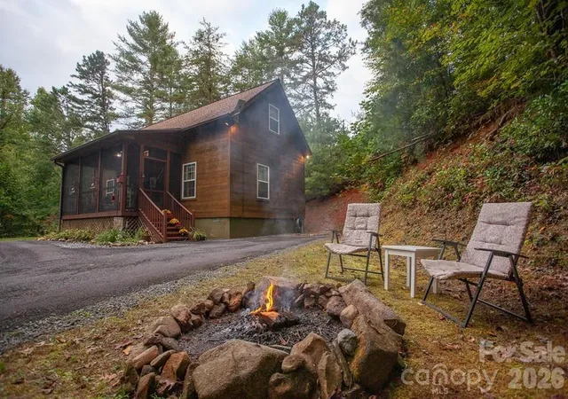 Photo 3 of Single family home for sale at 138 Hubbell Ln, Robbinsville, NC 28771 | MLS# 4376705 | Listing updated on 2026-06-26