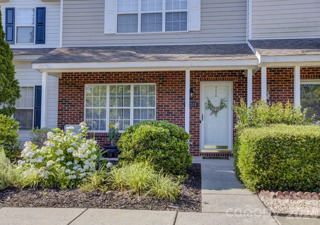 2nd image of 12211 Hood Bend Ct, Charlotte, NC 28273 | MLS# 4376811