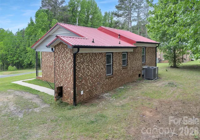 Homes for sale in Lilesville, NC | 6957 Vintage Rd, Lilesville, NC 28091 | MLS# 4376818