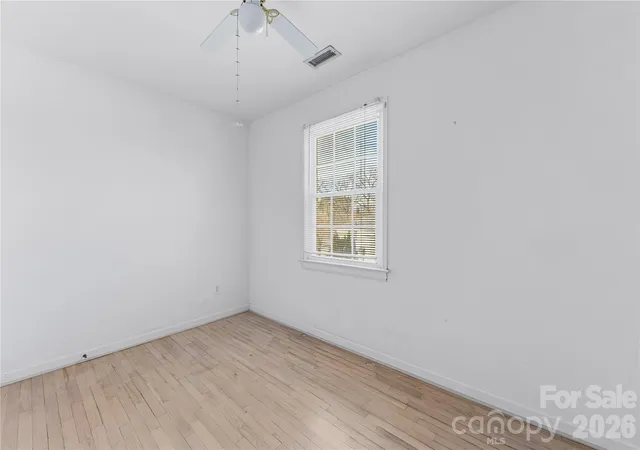 image of 540 Wakefield Dr, Charlotte, NC 28209