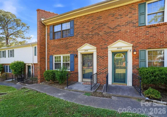 Photo 3 of Condo for sale at 8846 Hunter Ridge Dr, Charlotte, NC 28226 | MLS# 4376839 | Listing updated on 2026-09-29