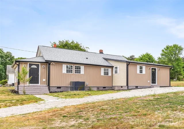 Photo 3 of Single family home for sale at 2480 Artz Rd, Salisbury, NC 28146 | MLS# 4376858 | Listing updated on 2026-09-21
