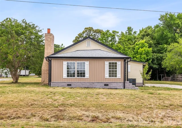 Photo 4 of Single family home for sale at 2480 Artz Rd, Salisbury, NC 28146 | MLS# 4376858 | Listing updated on 2026-09-21