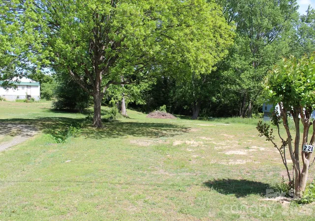 5th image of 221 37Th St Sw, Hickory, NC 28602 | MLS# 4376872