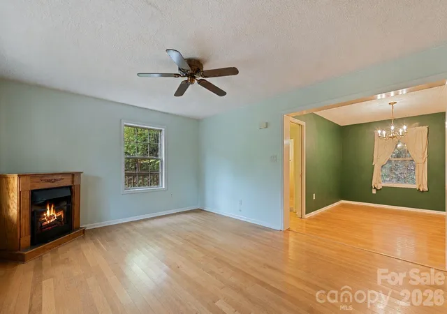 Photo 2 of Single family home for sale at 42 Greenview Dr, Maggie Valley, NC 28751 | MLS# 4376874 | Listing updated on 2026-10-02
