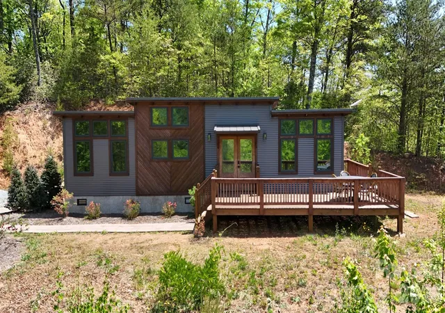 Homes for sale in Sylva, NC | 521 Duchess Dr, Sylva, NC 28779 | MLS# 4376889