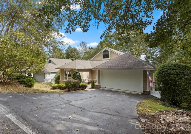 Photo 2 of Condo for sale at 320 Dawnbrook Dr, Flat Rock, NC 28731 | MLS# 4376891 | Listing updated on 2026-09-15
