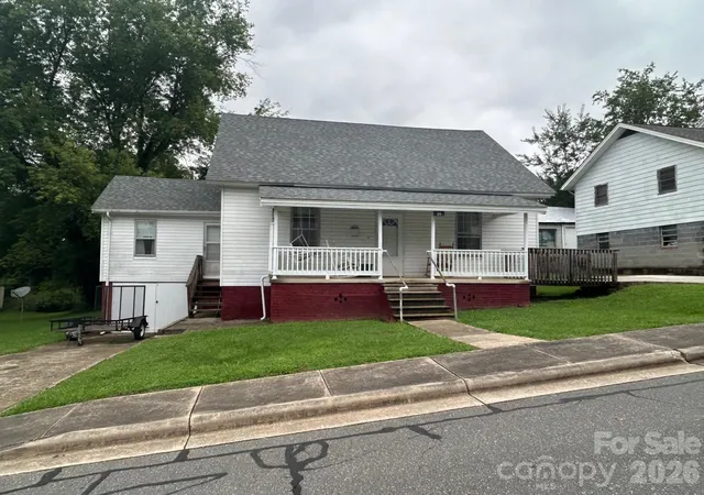 Photo 2 of Single family home for sale at 35 2nd Street, Marion, NC 28752 | MLS# 4376895 | Listing updated on 2026-08-11