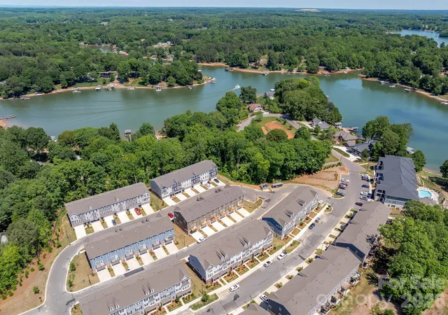 Photo 3 of Townhouse for sale at 4358 Reed Crk Dr, Sherrills Ford, NC 28673 | MLS# 4376926 | Listing updated on 2026-06-09