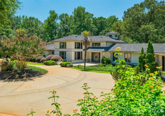 1st image of 380 Montagu Dr, Spartanburg, SC 29301 | MLS# 4376931