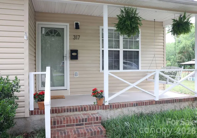 Homes for sale in Belmont, NC | 317 Devine Ave, Belmont, NC 28012 | MLS# 4376938