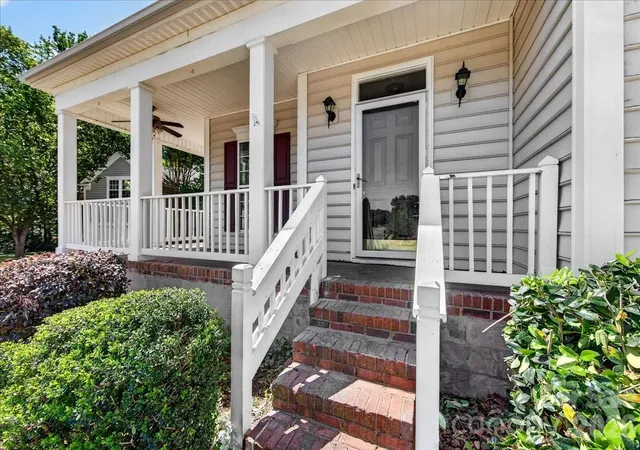 2nd image of 10303 Madison Park Dr, Charlotte, NC 28269 | MLS# 4376986