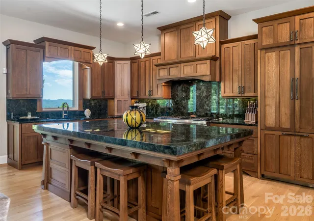 Photo 1 of Single family home for sale at 32 Timberwolf Ct, Asheville, NC 28804 | MLS# 4376999 | Listing updated on 2026-10-06