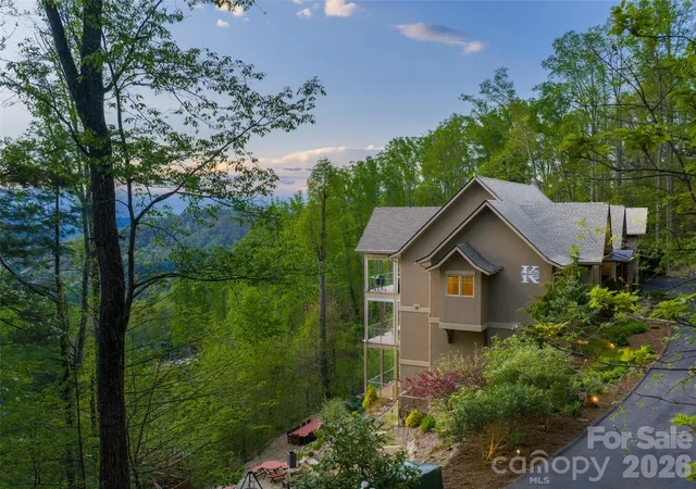 1st image of 32 Timber Wolf Ct, Asheville, NC 28804 | MLS# 4376999
