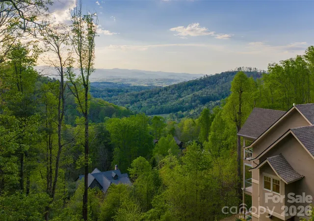 2nd image of 32 Timber Wolf Ct, Asheville, NC 28804 | MLS# 4376999