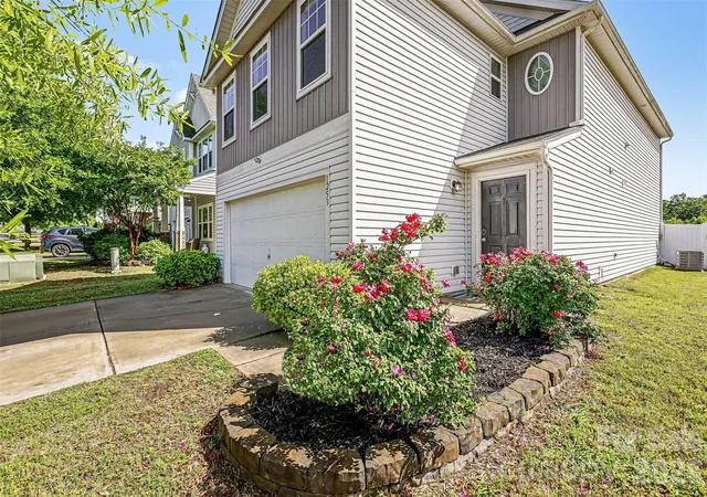 Photo 3 of Single family home for sale at 1253 Ettrick Ave, Rock Hill, SC 29732 | MLS# 4377062 | Listing updated on 2026-09-13