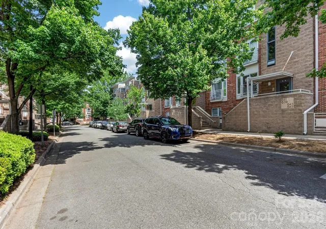 3rd image of 639 Raphael Pl, Charlotte, NC 28205 | MLS# 4377081
