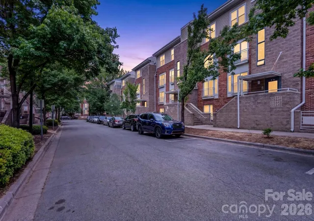 4th image of 639 Raphael Pl, Charlotte, NC 28205 | MLS# 4377081