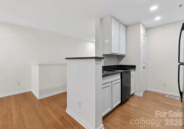 5th image of 639 Raphael Pl, Charlotte, NC 28205 | MLS# 4377081