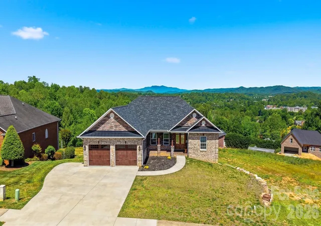 Photo 2 of Single family home for sale at 418 Huntington Woods St Se, Lenoir, NC 28645 | MLS# 4377104 | Listing updated on 2026-09-19