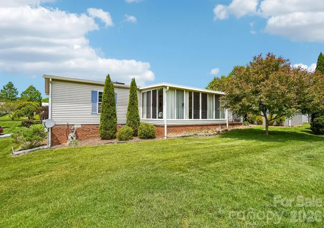 Homes for sale in Hendersonville, NC | 10 N June Ln, Hendersonville, NC 28792 | MLS# 4377201