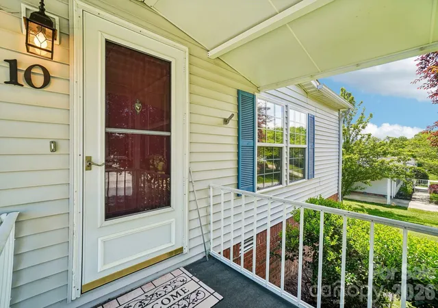 Homes for sale in Hendersonville, NC | 10 N June Ln, Hendersonville, NC 28792 | MLS# 4377201