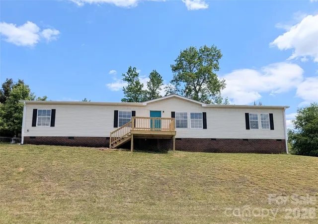 Homes for sale in Dallas, NC | 2032 Rocky Creek Ln, Dallas, NC 28034 | MLS# 4377210