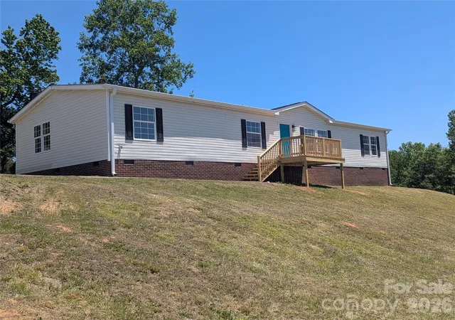 Homes for sale in Dallas, NC | 2032 Rocky Creek Ln, Dallas, NC 28034 | MLS# 4377210