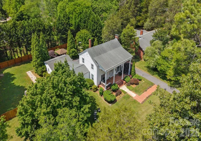 Photo 4 of Single family home for sale at 2403 E Innes St, Salisbury, NC 28146 | MLS# 4377227 | Listing updated on 2026-09-30