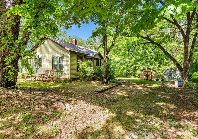 Photo 2 of Single family home for sale at 3240 W Innes St, Salisbury, NC 28144 | MLS# 4377301 | Listing updated on 2026-09-21
