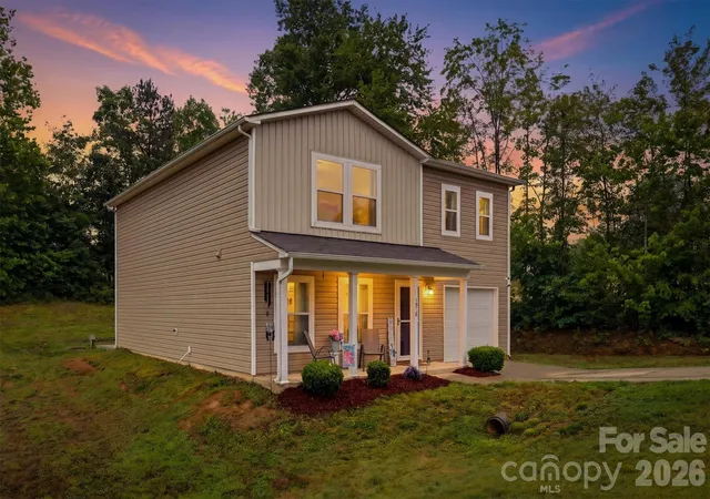 1st image of 1916 Country Wy, Hickory, NC 28601 | MLS# 4377335