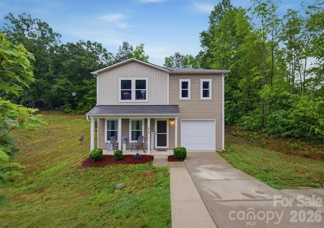 3rd image of 1916 Country Wy, Hickory, NC 28601 | MLS# 4377335