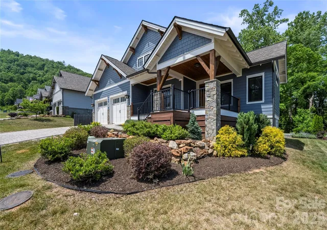 Photo 2 of Single family home for sale at 67 Starwood Valley Trl, Arden, NC 28704 | MLS# 4377338 | Listing updated on 2026-10-09