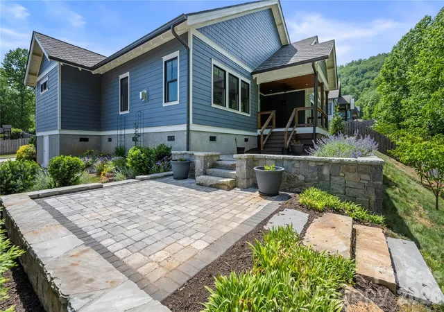 Photo 3 of Single family home for sale at 67 Starwood Valley Trl, Arden, NC 28704 | MLS# 4377338 | Listing updated on 2026-10-09