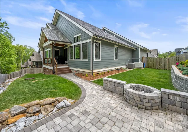 Photo 3 of Single family home for sale at 73 Starwood Valley Trl, Arden, NC 28704 | MLS# 4377343 | Listing updated on 2026-10-09