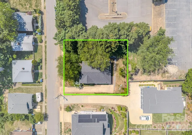 33rd image of 26 Henrietta St, Asheville, NC 28801 | MLS# 4377356