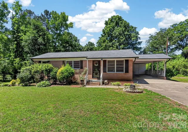 Homes for sale in Lancaster, SC | 2644 Quiet Acres Rd, Lancaster, SC 29720 | MLS# 4377433