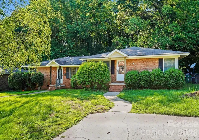 1st image of 4809 Malibu Dr, Charlotte, NC 28215 | MLS# 4377457