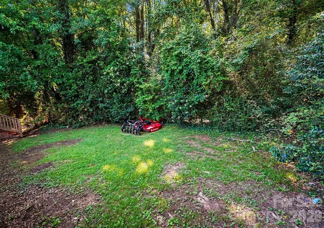 Listing Photo 2 - Condo for sale in building located at 4809 Malibu Dr, Charlotte, NC 28215 - Unit #